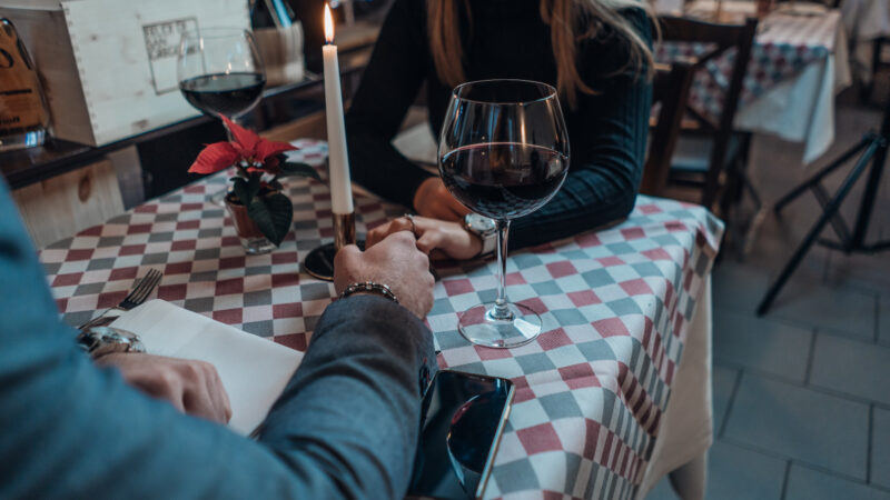 Randenie po novom – viete, čo je stack dating?